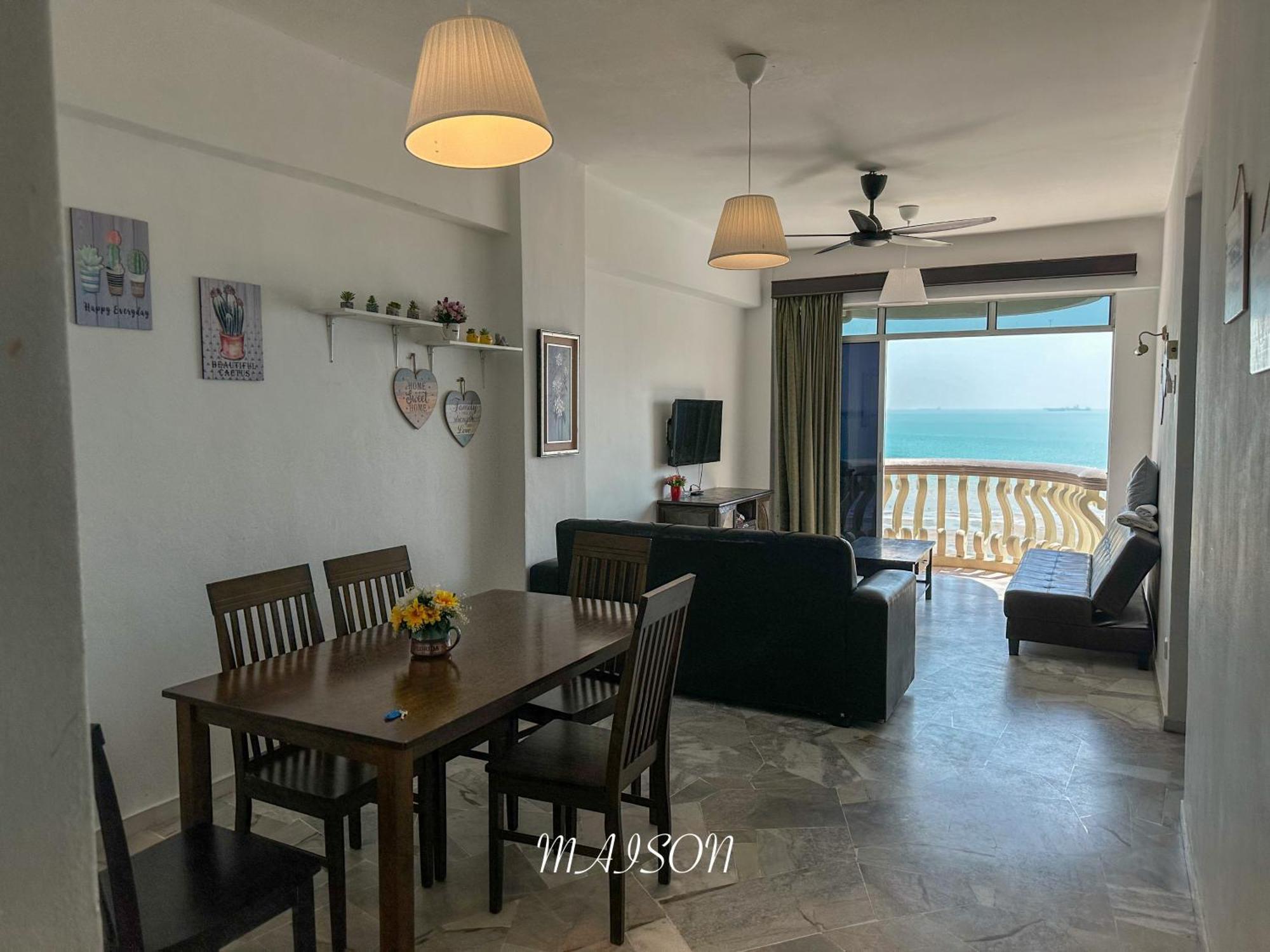 Maison Seaview Aparthotel 4*